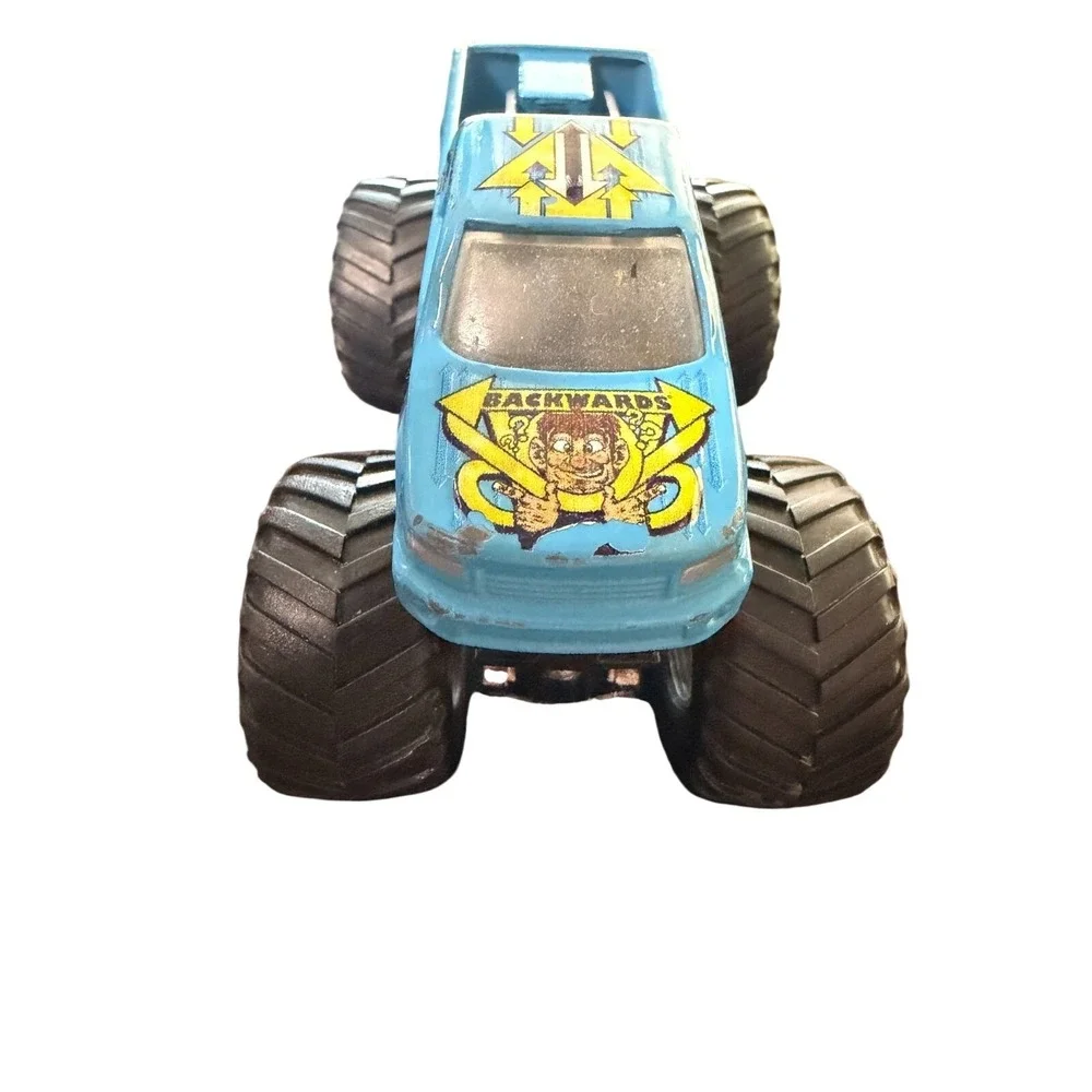 Hot Wheels Monster Jam Backward Bob Truck 1:64 Blue Diecast Off-Road Toy